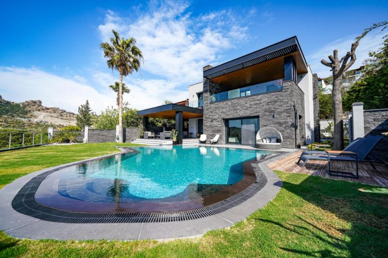 5 Bedroomed Luxury Villa With Private Swiming Pool in Bodrum Yalikava