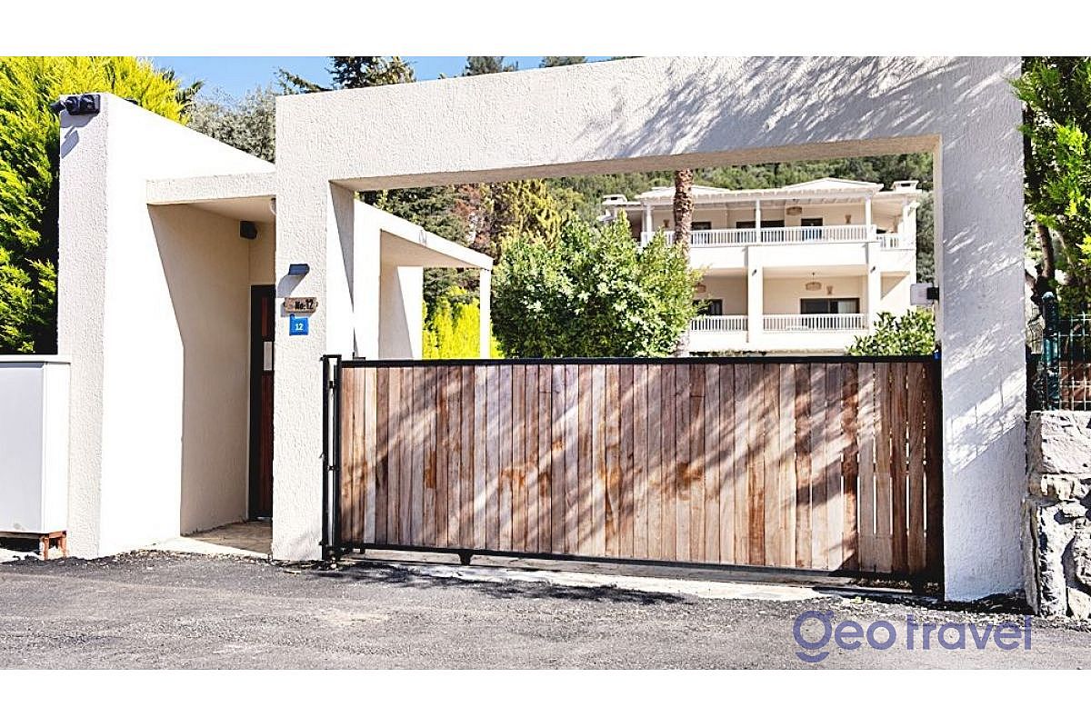 torba-mansion-flat-gate-12-3-3-15445380616.jpg