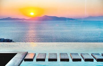<p>Our villa in Bodrum Turgutreis, featuring uninterrupted sea views and an infinity pool, comprises a total of 5 bedrooms, 7 toilets, and 6 bathrooms - 